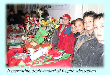 Il mercatino nel chiosco del Municipio